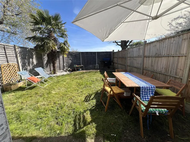 Photo 2 — Clifford Road, Barnet, EN5 5PE