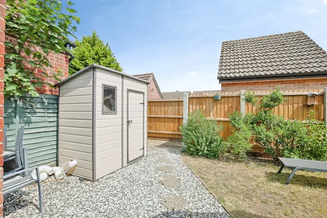 Photo 2 — Grundle Close, Stanton, BURY ST. EDMUNDS