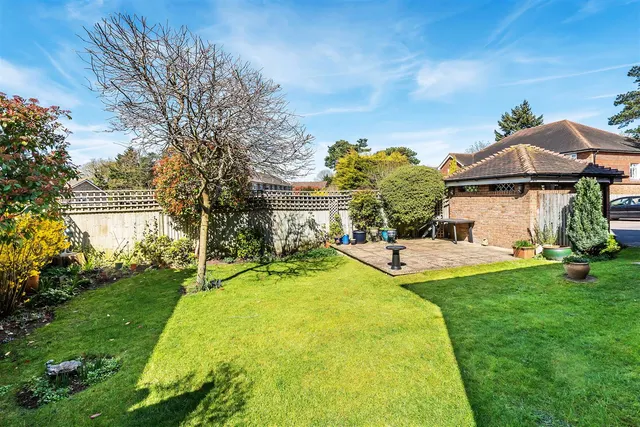 The Marld, Ashtead, KT21, photo 2