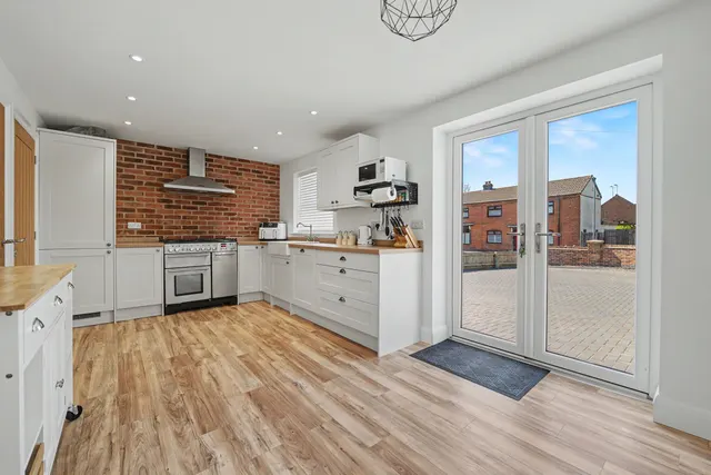 Photo 3 — School Road, Bulkington, CV12