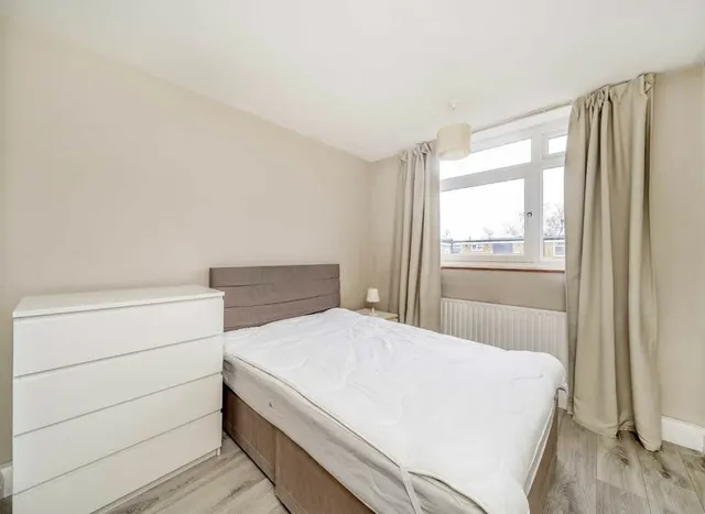 Photo 3 — Park Hill, Clapham, SW4