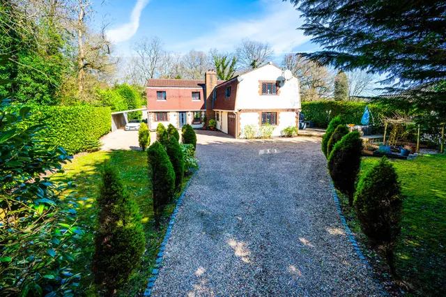Fernvale, Elm Hill, Guildford, photo 1