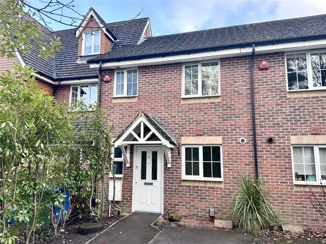Guillemont Fields, Farnborough, Hampshire, GU14 9UE, photo 1