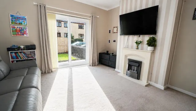 Fletton Terrace, Undercliffe, photo 2