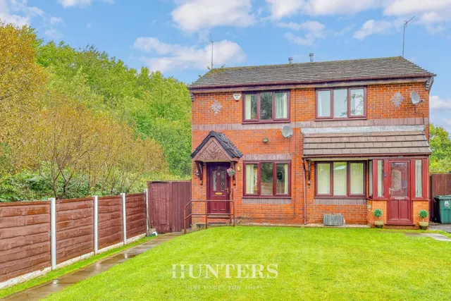 Hembury Close, Middleton, Manchester, photo 1