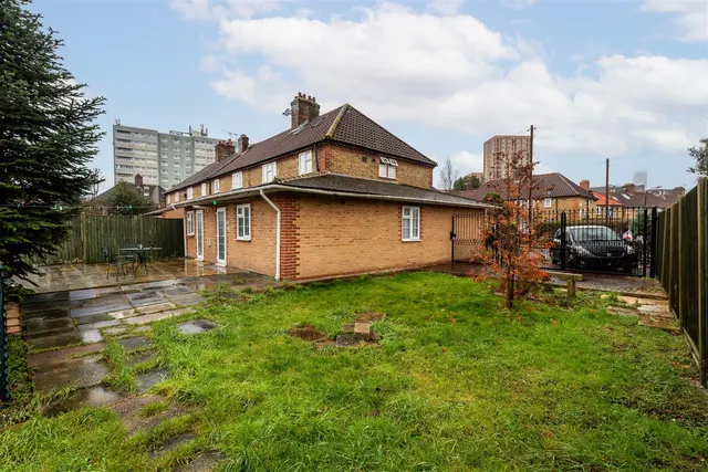 Hilary Road, London, W12, photo 3