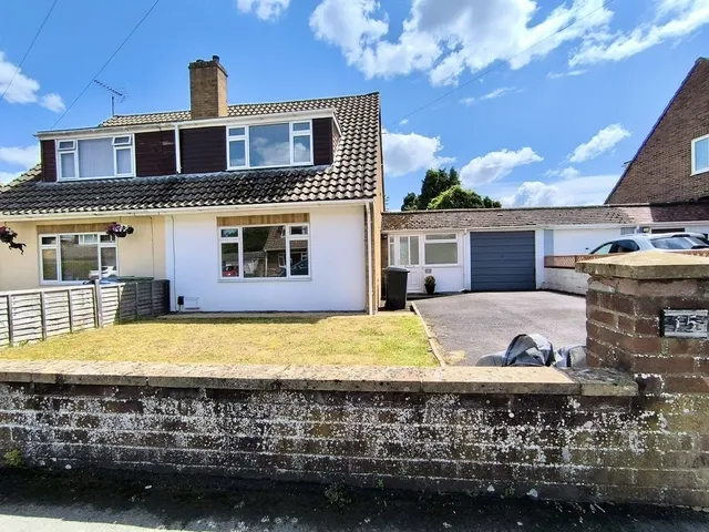 Highbury Park, Warminster, BA12, photo 1