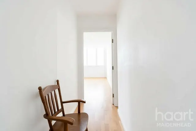 Bath Road, Slough, SL1, photo 3