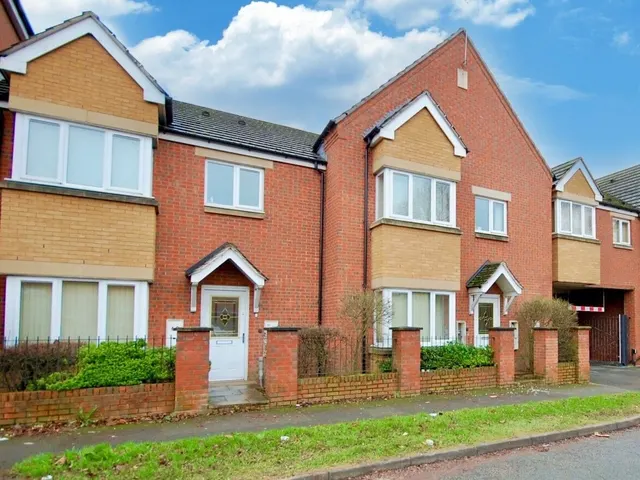Photo 2 — Alice street, Bilston WV14 0BY
