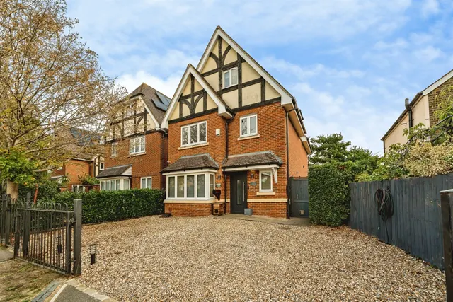 Lent Rise Road, Burnham, SL1, photo 1
