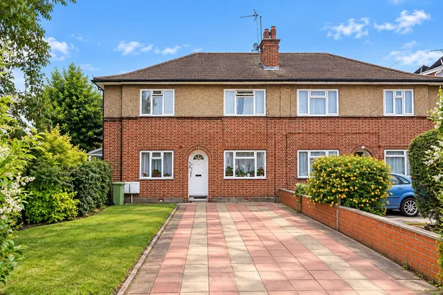 Hughenden Gardens, Northolt, UB5, photo 1
