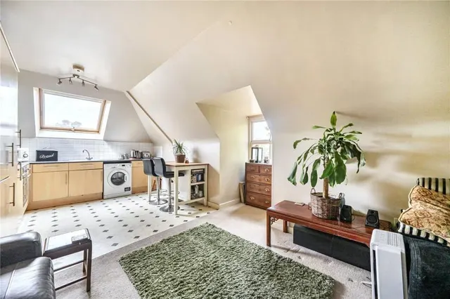 Arden Close, Twickenham, TW2, photo 2