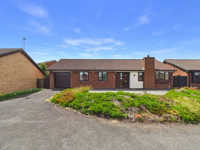 Priorslee, Telford TF2 9RQ, photo 1