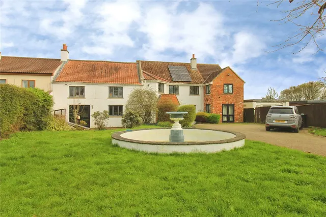 Southwick, Trowbridge, photo 1