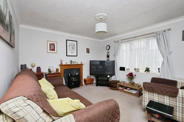Alexandra Road, Heathfield, TN21, photo 3
