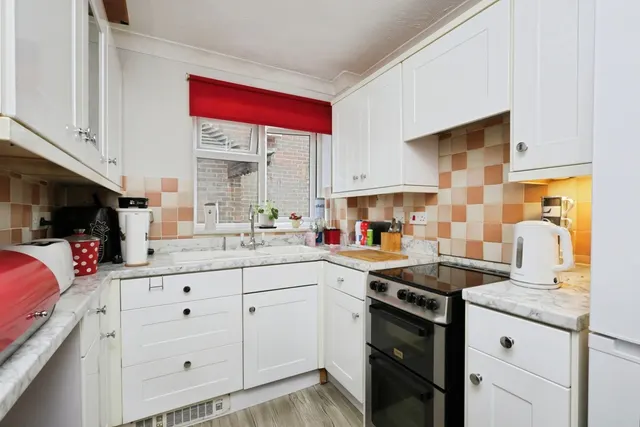 Alexandra Road, Heathfield, TN21, photo 2