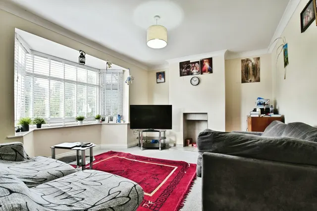 Reevey Avenue, Stockport, SK7, photo 2