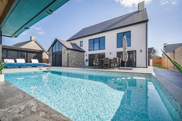 Photo 2 — St Clares Court, Porthcawl, CF36 5DS