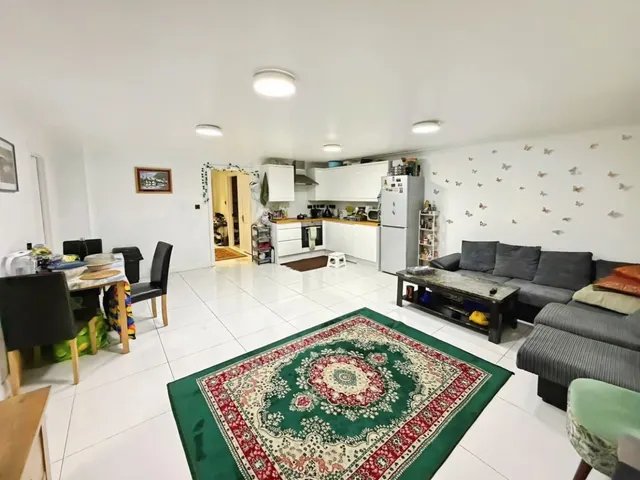 Lampton Road, Hounslow, TW3, photo 3