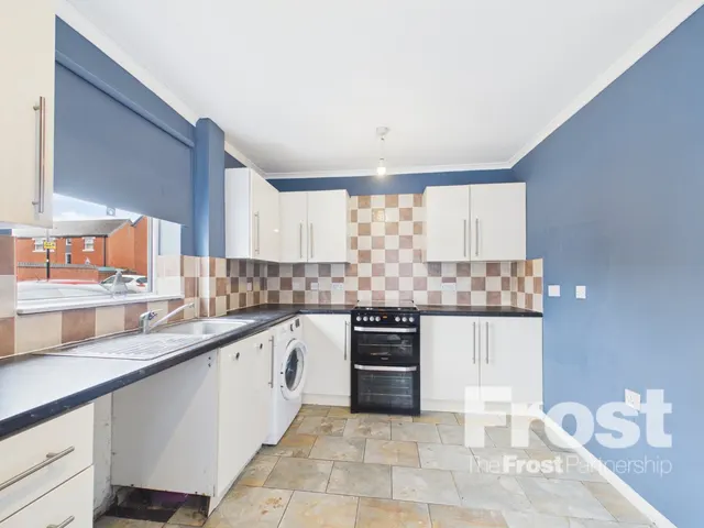 Feltham, Middlesex, photo 1