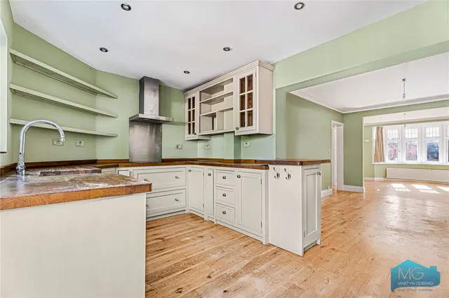 Goldsmith Road, London, N11, photo 2