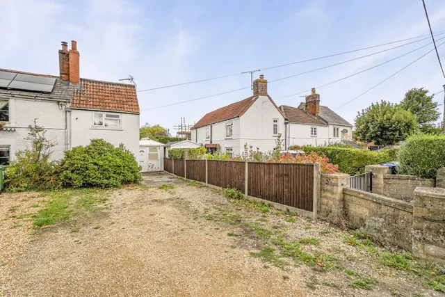 Frome Road, Trowbridge, BA14 0DT, photo 1