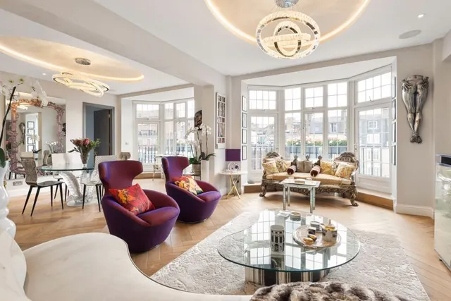 Curzon Street, London, photo 1