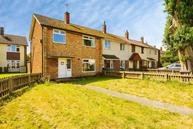 3 bedroom house — Twickenham Drive, Wirral