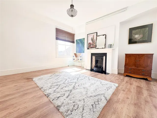 South Street, Eastbourne, BN21, photo 2