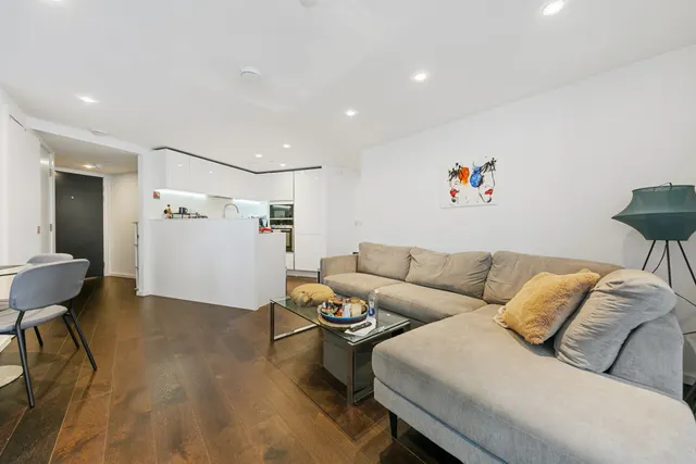 Photo 3 — Eagle Point, City Road, London EC1V