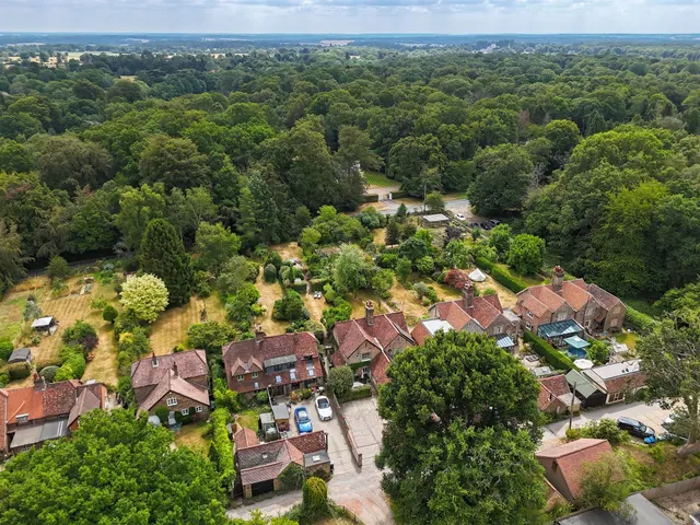 Photo 3 — Ringshall, BERKHAMSTED