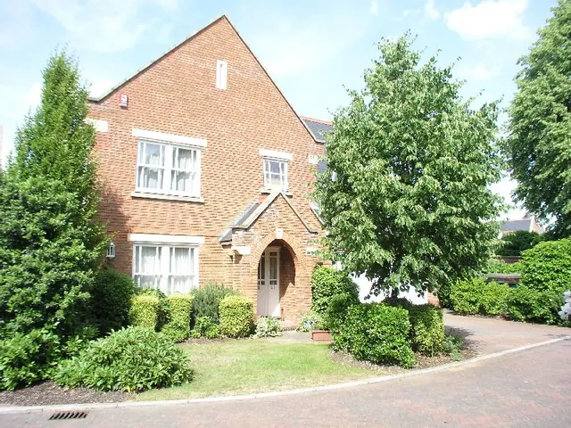 Virginia Water, GU25 4SW, photo 1