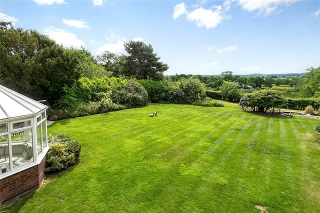 Lees Lane, Wilmslow, SK9, photo 2