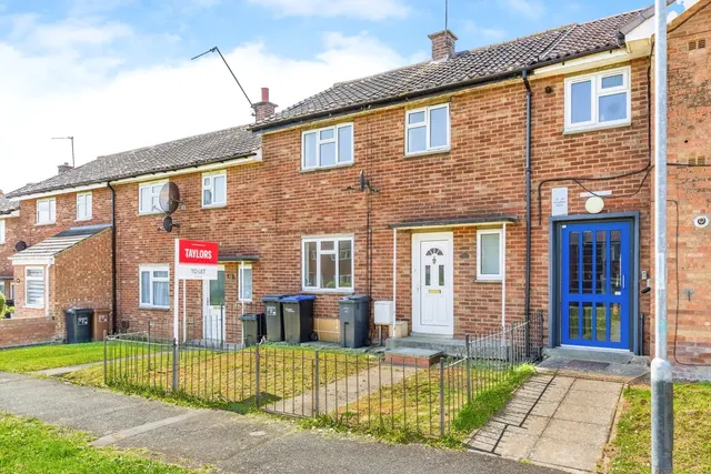 Broughton Place, Northampton NN3, photo 1