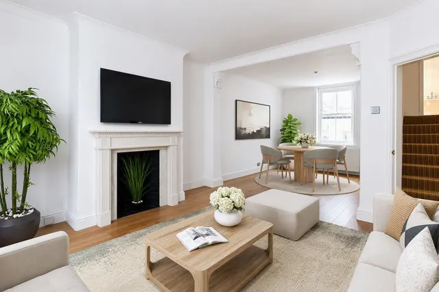 Kensington Court Place, Kensington, W8, photo 1