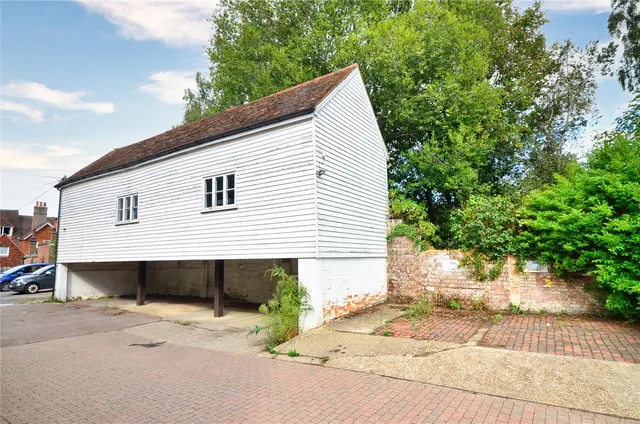 Judges Close, East Grinstead, RH19, photo 3