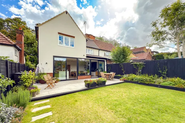 Photo 2 — Park Hill, Harpenden, Hertfordshire, AL5 3AT