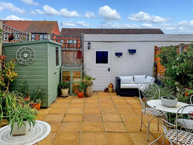 Dingley Road, Rustington, photo 3