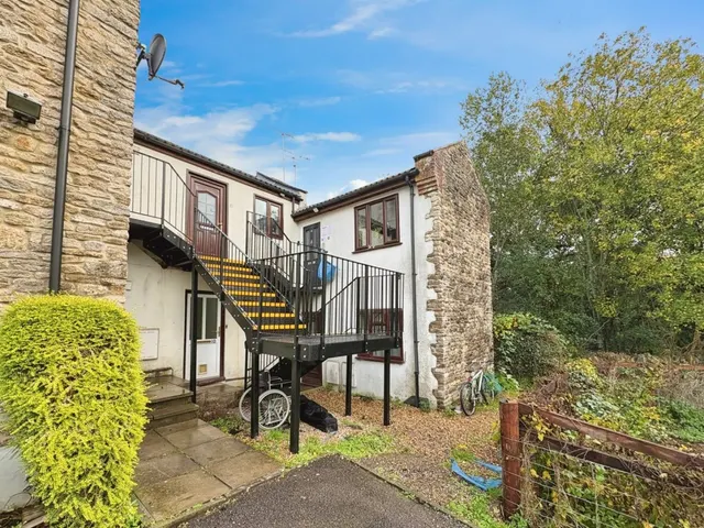 Church Hill, Templecombe, BA8, photo 1