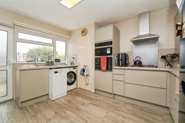 Photo 2 — Cheyney Close, Gloucester, Gloucestershire, GL4