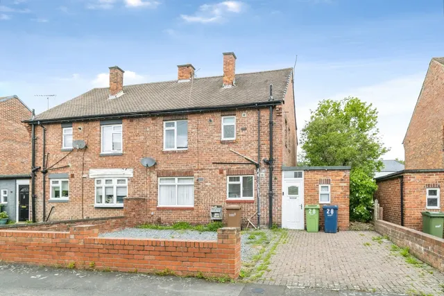 Coverdale Avenue, Washington, Tyne and Wear, NE37, photo 1