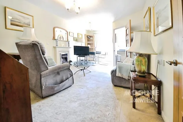 Marlborough Road, Roath, CF23, photo 3