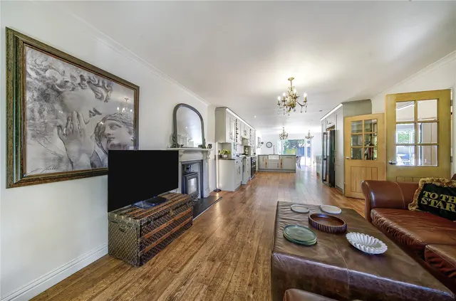 Set for family and entertaining! Cinema room, bar, photo 3