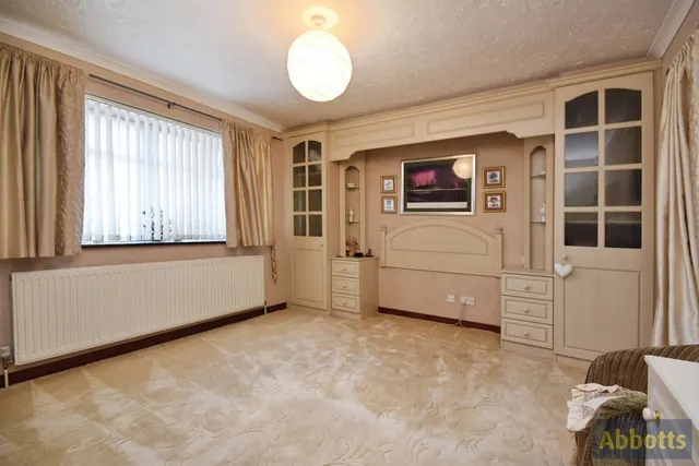 Photo 3 — Clarence Road, Rayleigh, Essex, SS6