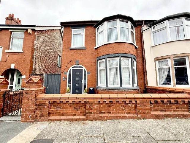 Collingwood Avenue, Blackpool, FY3, photo 1