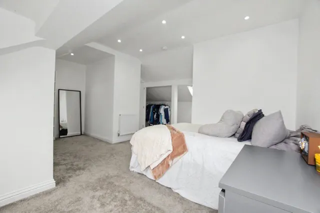 Hill End Crescent, Leeds, LS12, photo 1
