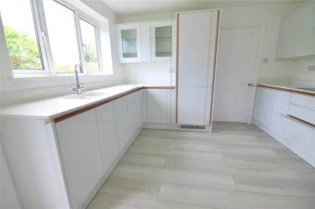 Kinnibrugh Drive, Dormansland, RH7, photo 3