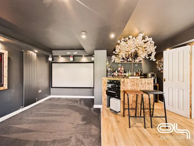 Brisbane Way, Cannock, WS12, photo 2