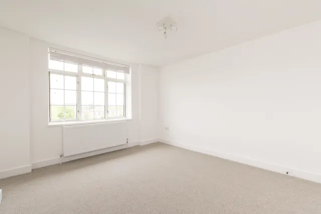 Photo 2 — 8 Eastry House, Hartington Road, London
