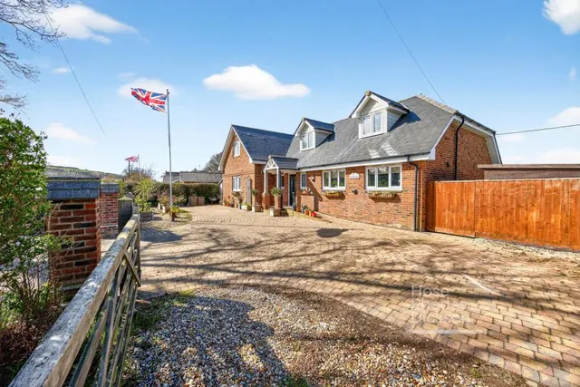 Hillway Road, Bembridge, PO35, photo 1